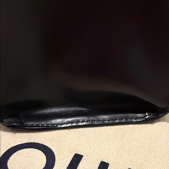 LOUIS VUITTON Epi Croisette Tote Bag Black - Picture 11 of 17